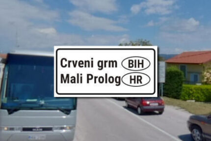 Border crossing of Bosnia and Herzegovina Croatia Red bush Mali prologue